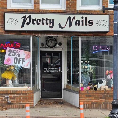 Pretty Nails shop.